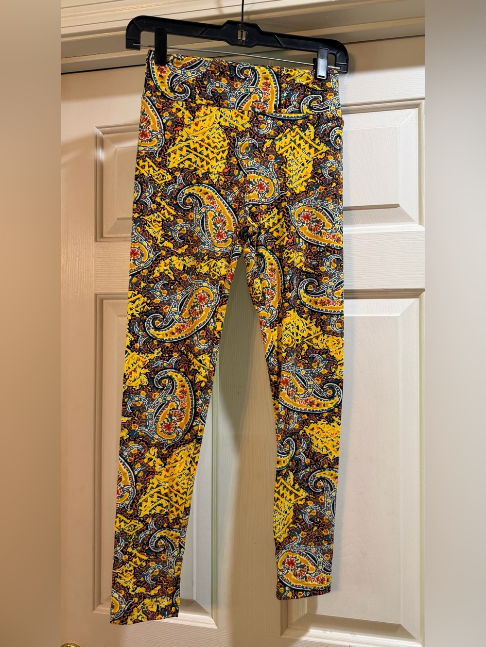 LuLaRoe Yellow Paisley Print One Size Leggings